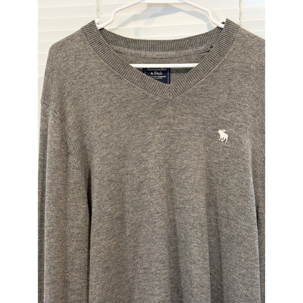 Abercrombie & Fitch Mens Grey Wool Cotton Blend V-Neck Logo Sweater Large - Picture 2 of 7